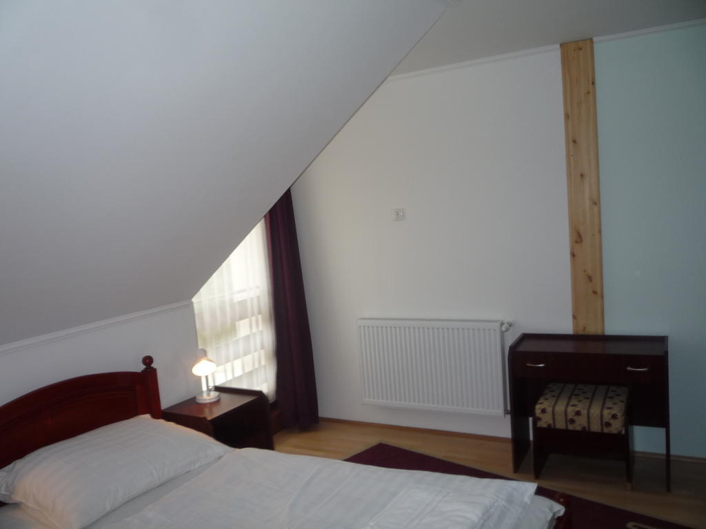 Aba Vezer Vendeghaz Hotell Abaújszántó Rom bilde